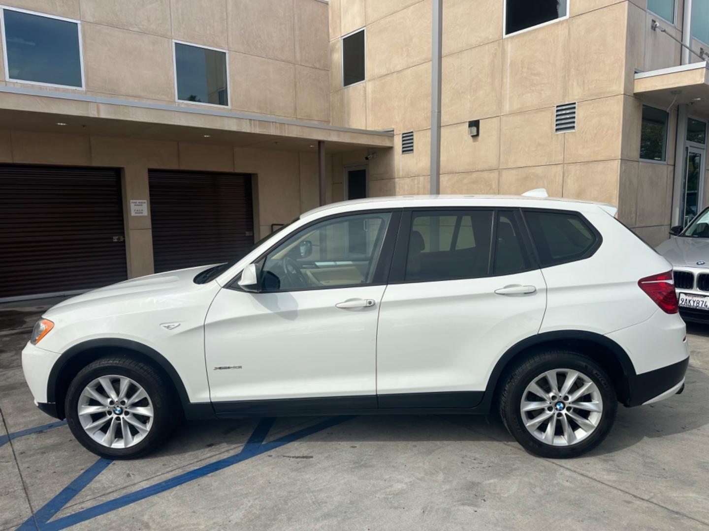 2013 WHITE /Tan BMW X3 xDrive28i (5UXWX9C54D0) with an 3.0L L6 DOHC 24V engine, 8-Speed Automatic transmission, located at 30 S. Berkeley Avenue, Pasadena, CA, 91107, (626) 248-7567, 34.145447, -118.109398 - Moon roof! Leather! Premium Package! - Photo#1